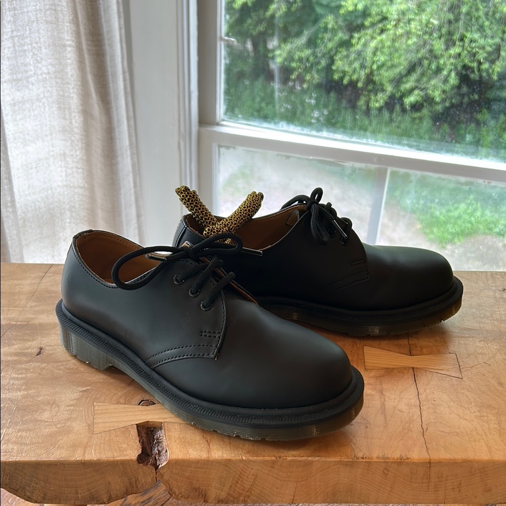 Dr. Martens Black Leather Oxford Shoes size 36 EU new without box